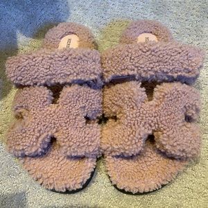 Brand New w Box Hermes Chypre Bois de Santal Shearling 38.5